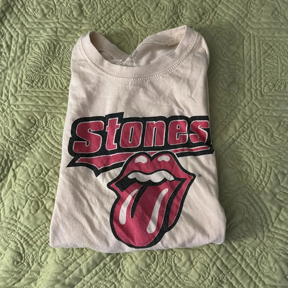 Rolling Stones cream colored t shirt with signature red tongue - Picture 9 of 9